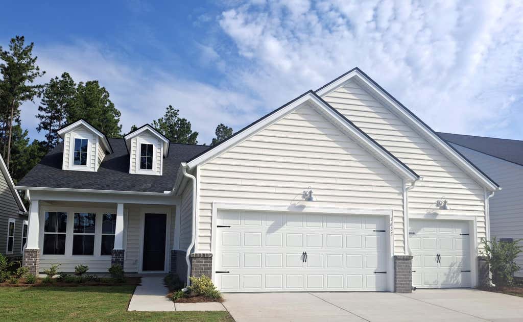 Photo of 1633 Locals Street, Summerville, SC 29485 (MLS # 26022446)