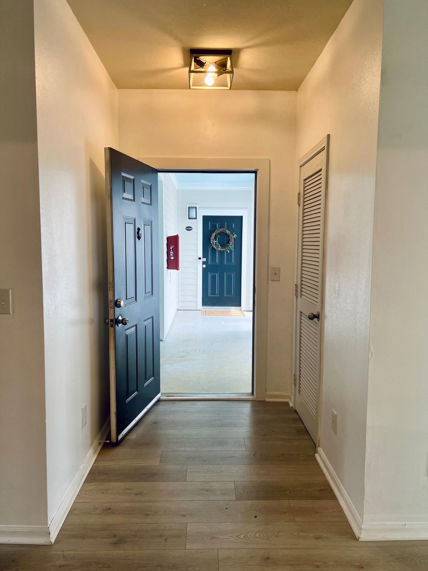 130 River Landing Drive 10302