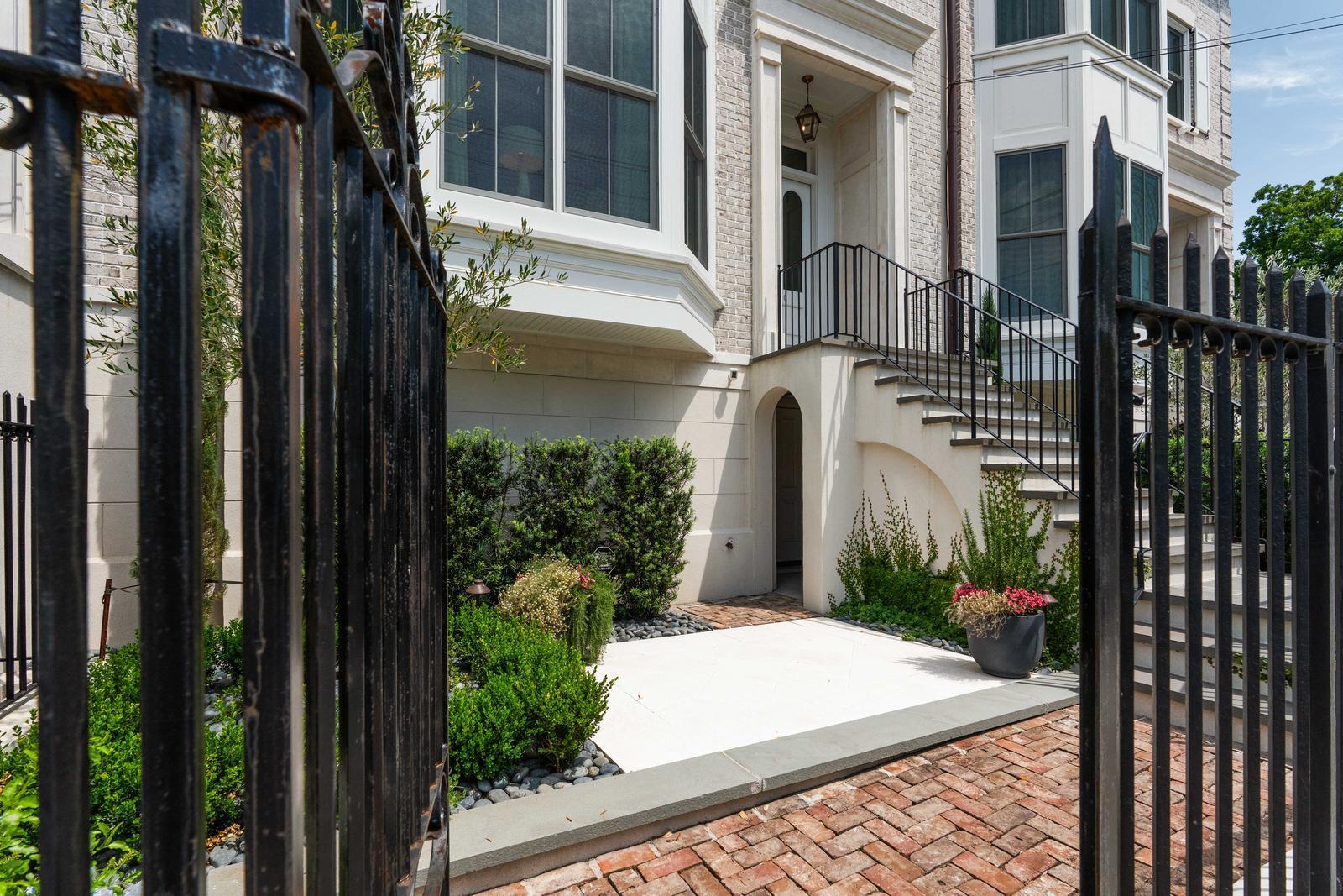 122 Beaufain Street C