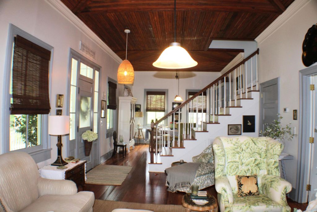Photo of 408 S Gum Street, Summerville, SC 29483 (MLS # 26012086)