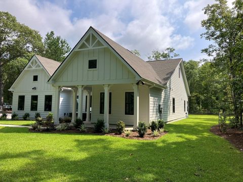 A home in Awendaw