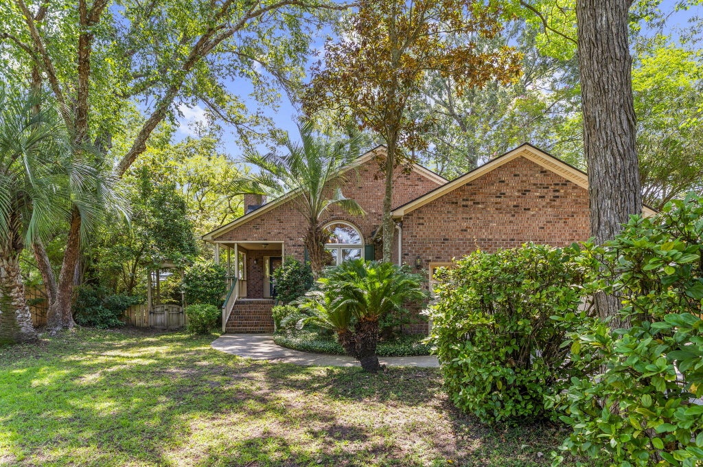 Photo of 906 Travers Drive, Charleston, SC 29412 (MLS # 26023275)