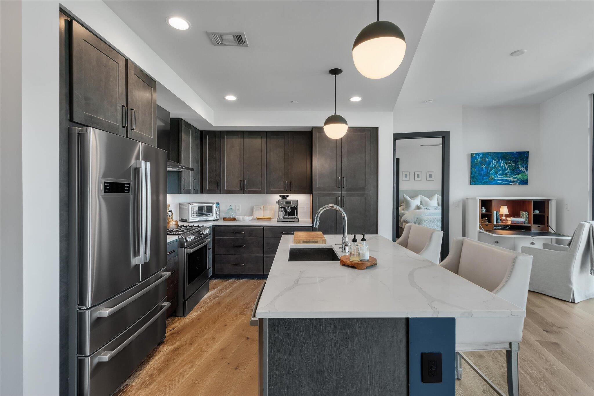 5 Gadsdenboro Street 501