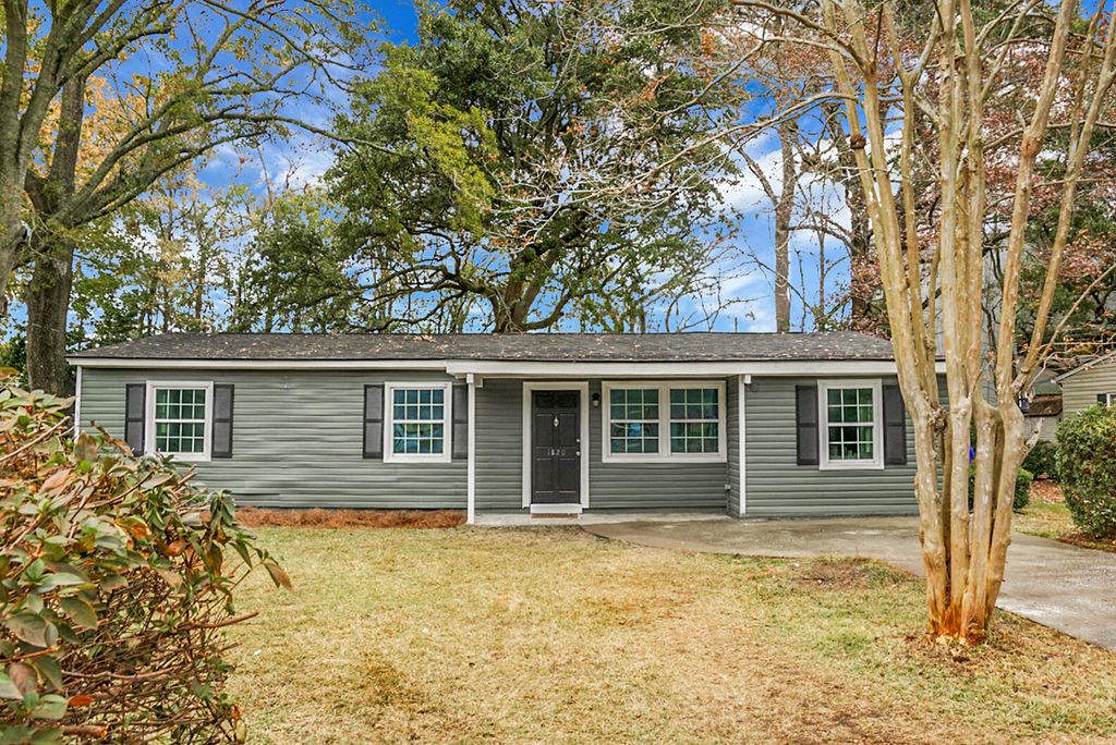 Photo of 1820 Meadowlawn Drive, Charleston, SC 29407 (MLS # 25032776)