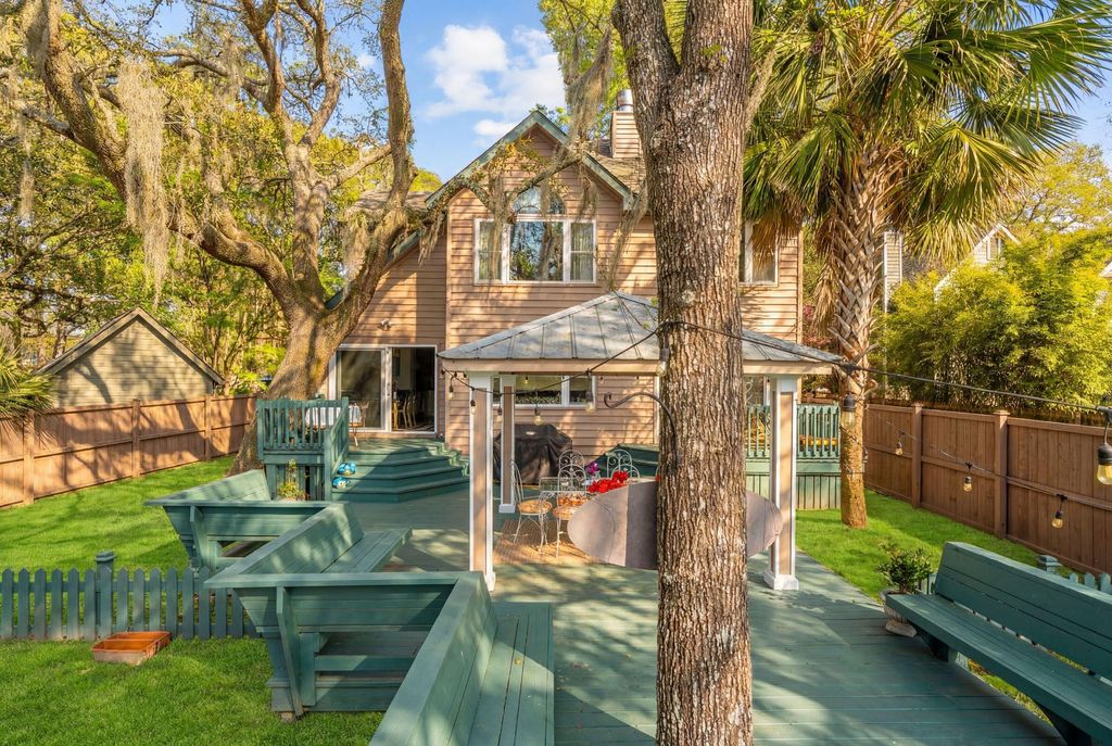 Photo of 759 Lake Frances Drive, Charleston, SC 29412 (MLS # 26011590)