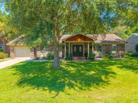 Photo of 812 Farnham Road, Charleston, SC 29412 (MLS # 25020815)