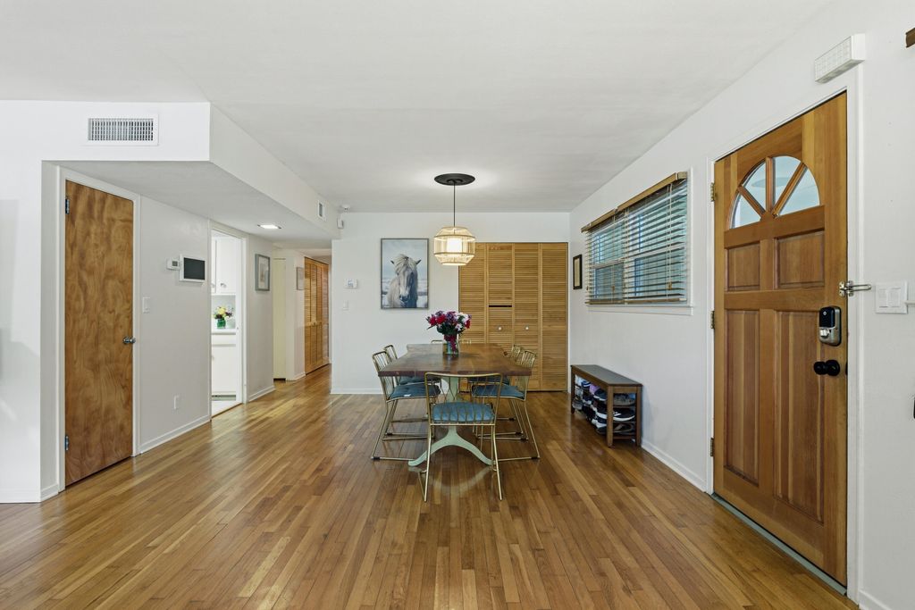 Photo of 368 Lynwood Drive, Charleston, SC 29414 (MLS # 26008721)