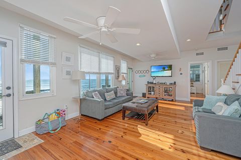 A home in Edisto Beach