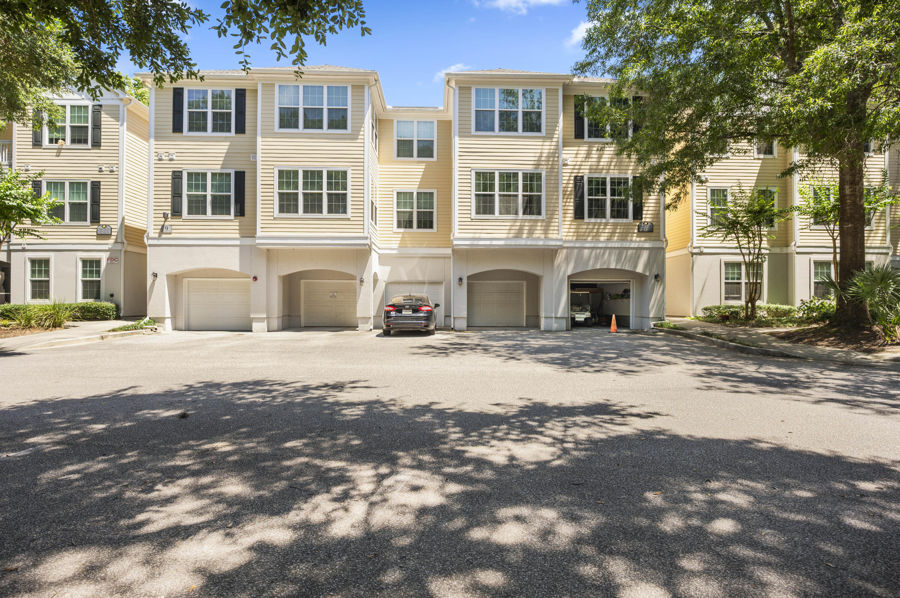 60 Fenwick Hall Alley 938
