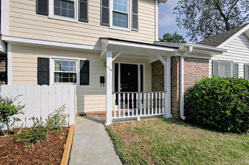 Photo of 719 Williamson Drive, Mount Pleasant, SC 29464 (MLS # 26022097)