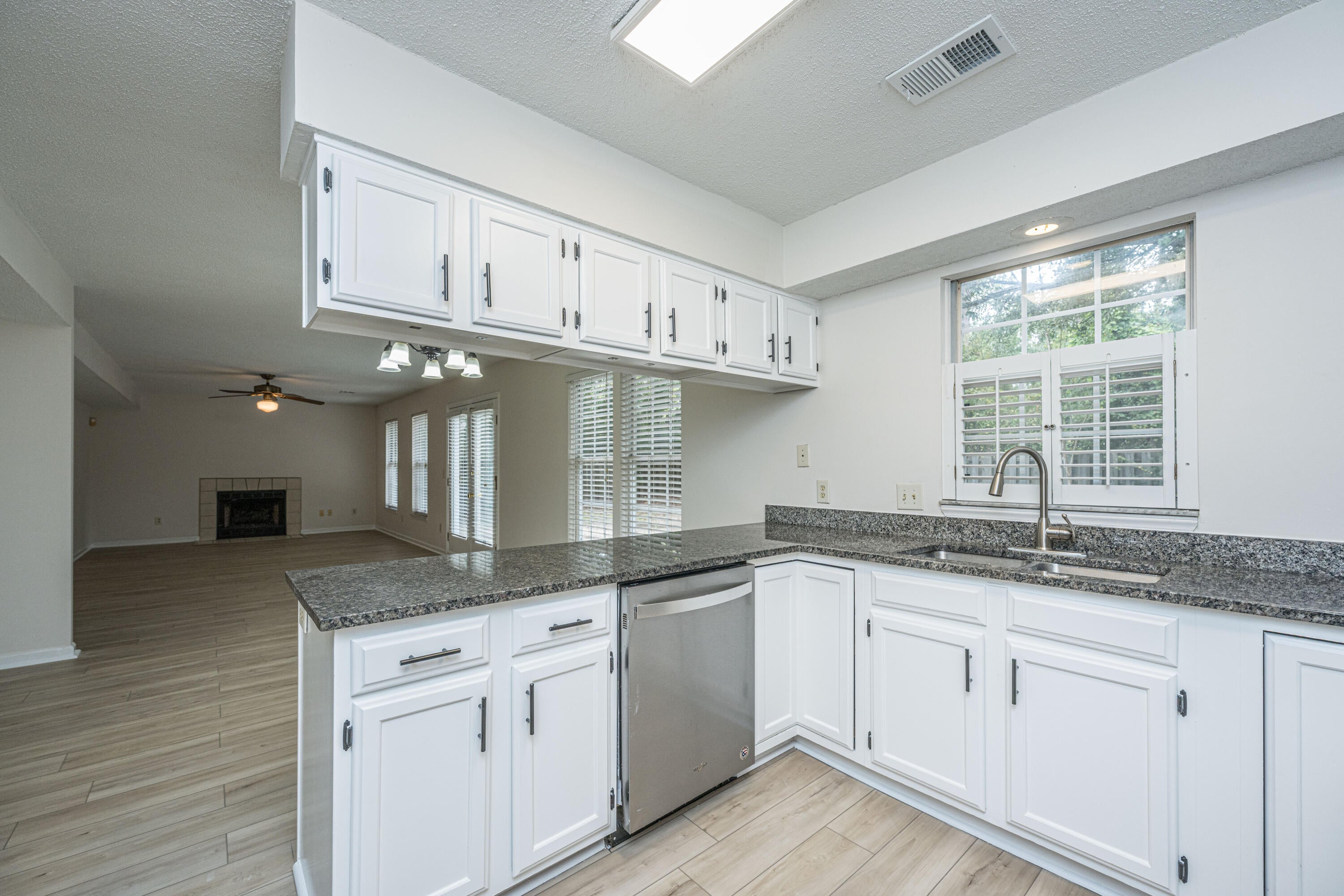 1409 Topaz Drive