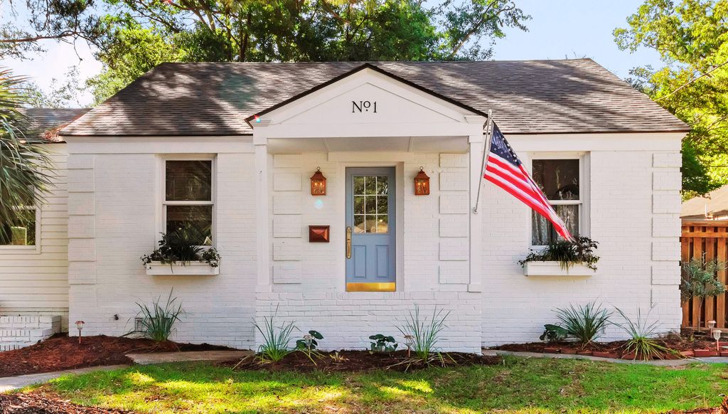 Photo of 1 Colleton Drive, Charleston, SC 29407 (MLS # 26011733)