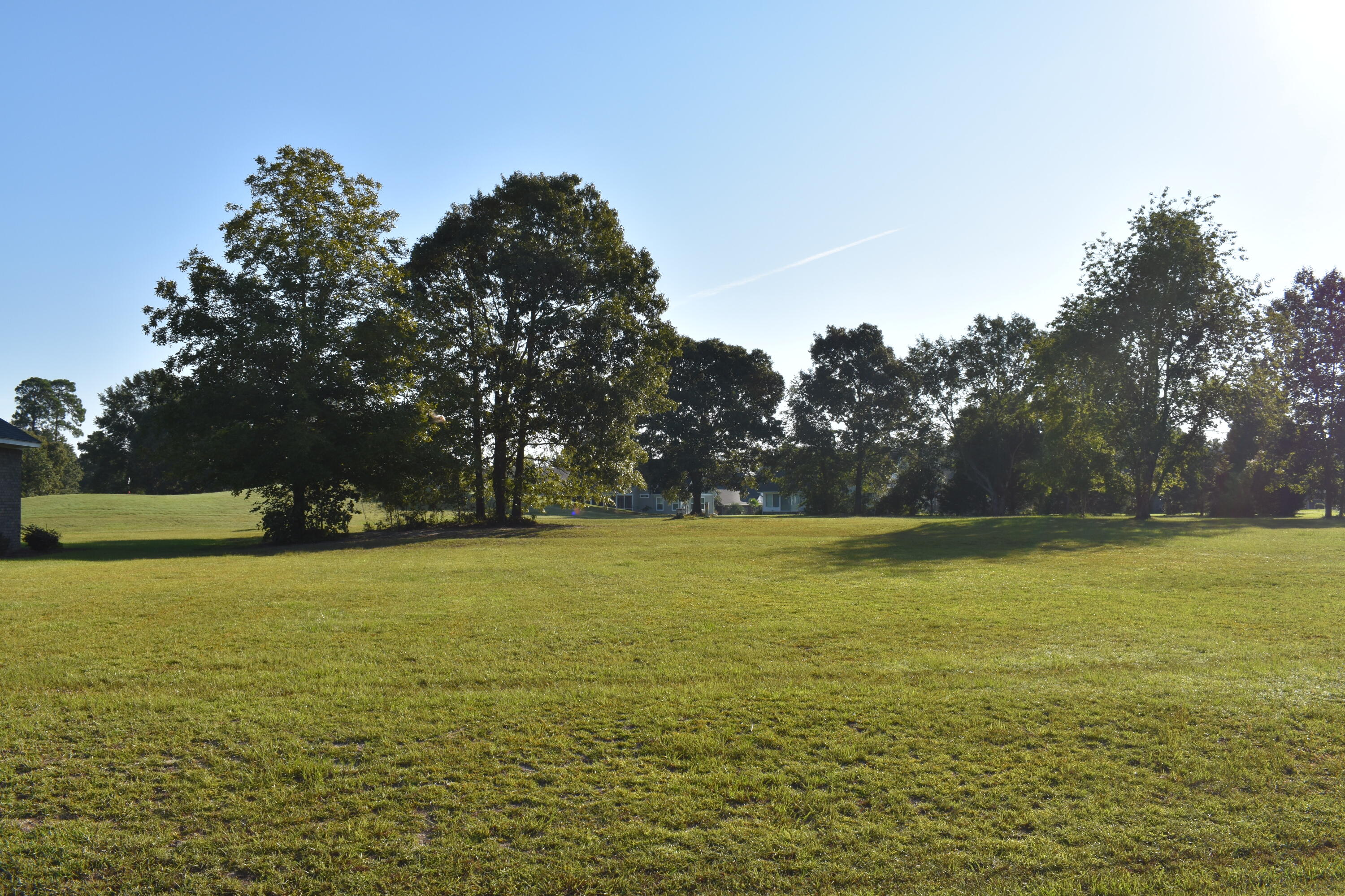 10 N Lake Circle R-16