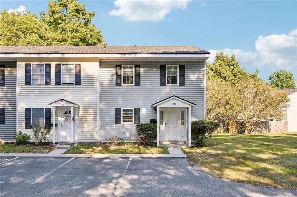 Photo of 101 Heritage Circle #Unit A-1, Mount Pleasant, SC 29464 (MLS # 26027310)