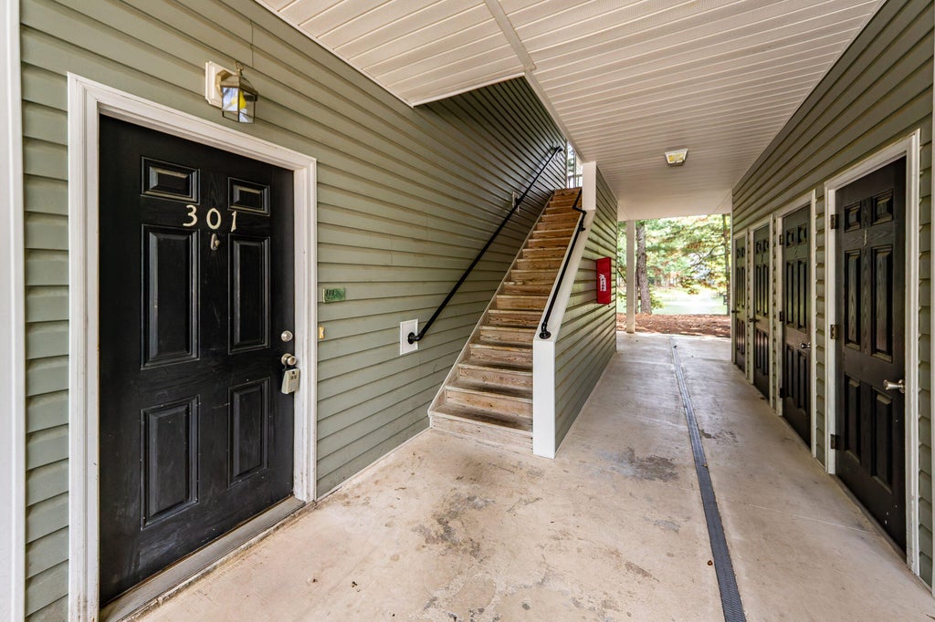 Photo of 301 Pickering Lane, Charleston, SC 29414 (MLS # 26016024)