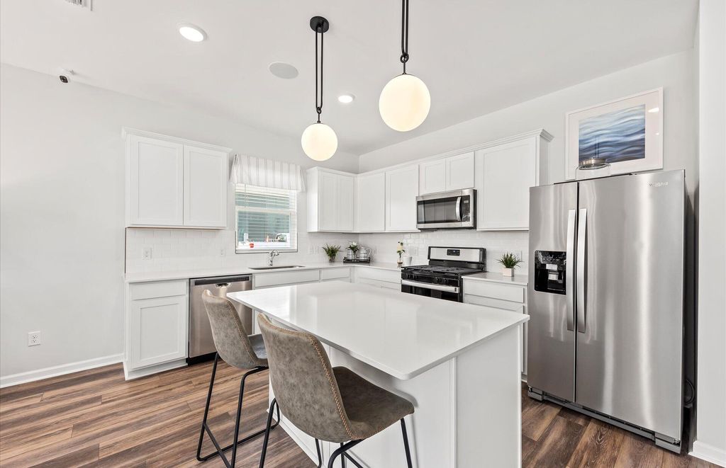 Photo of 828 Meadowbrook Lane, Summerville, SC 29486 (MLS # 26006462)