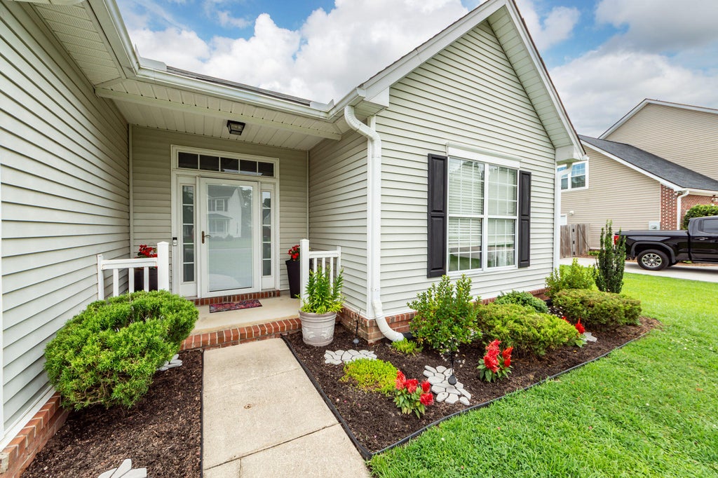 Photo of 1240 Creek Stone Way, Hanahan, SC 29410 (MLS # 26017805)