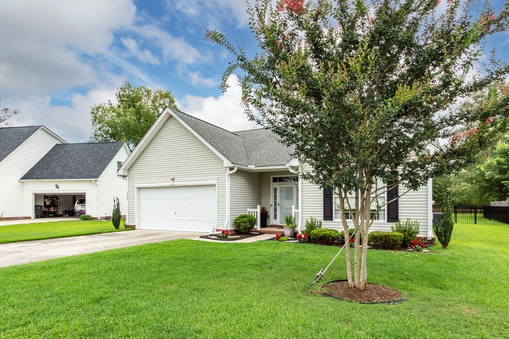 Photo of 1240 Creek Stone Way, Hanahan, SC 29410 (MLS # 26017805)