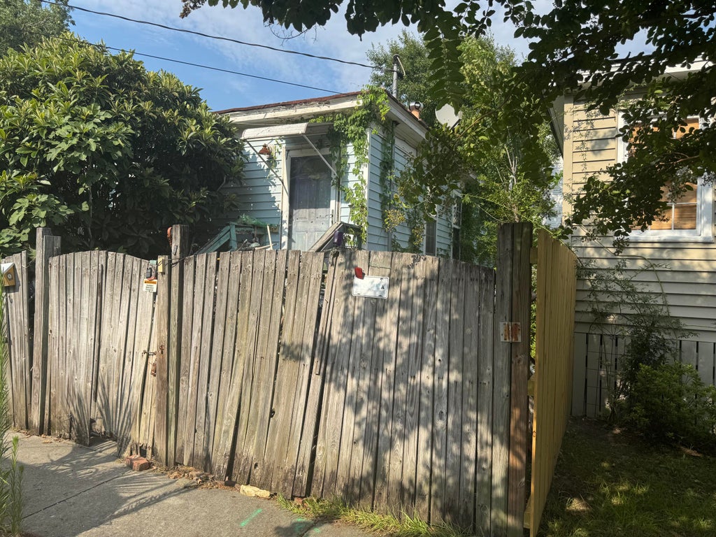 Photo of 10 S Enston Avenue, Charleston, SC 29403 (MLS # 26021682)
