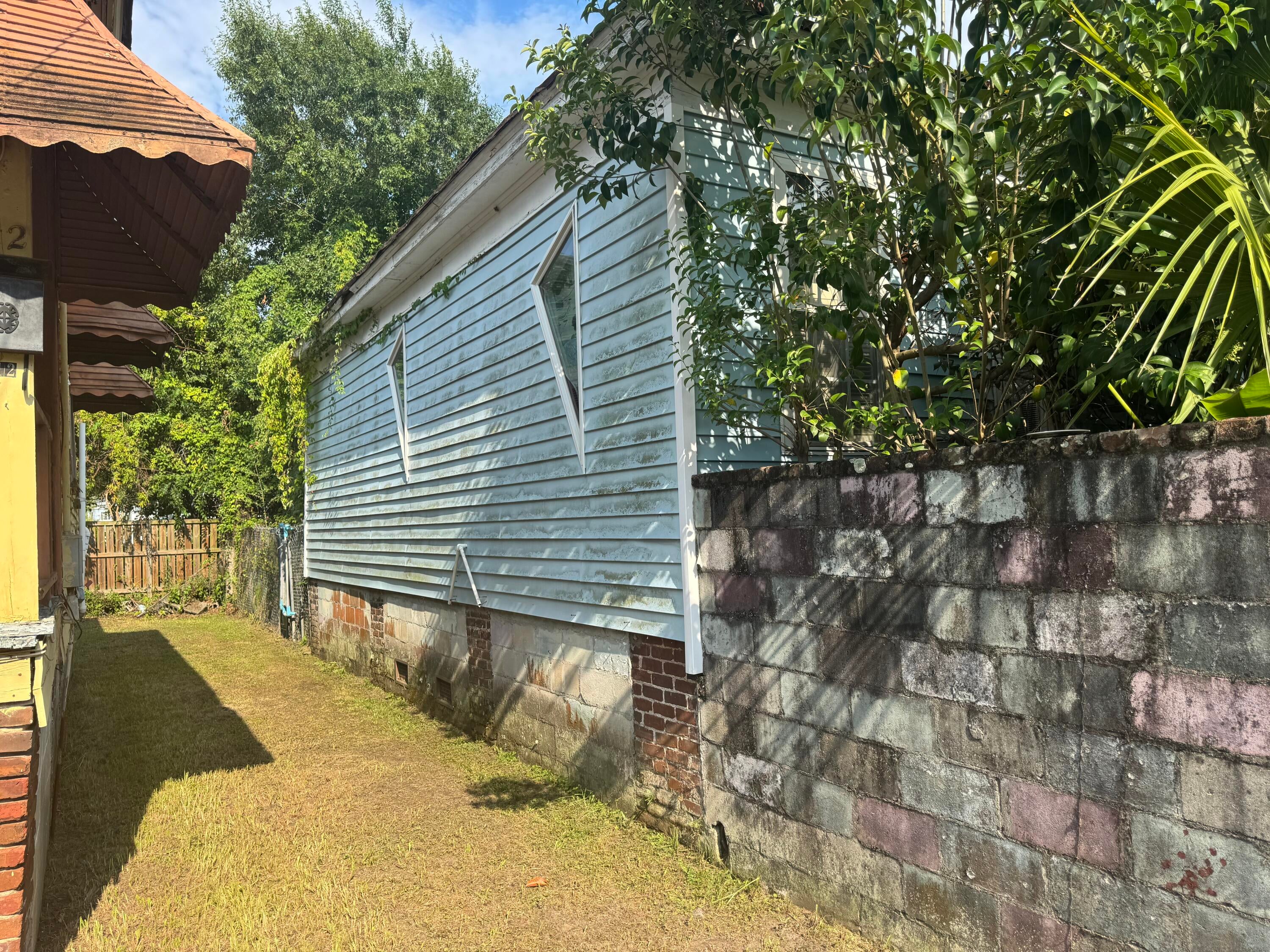 10 S Enston Avenue