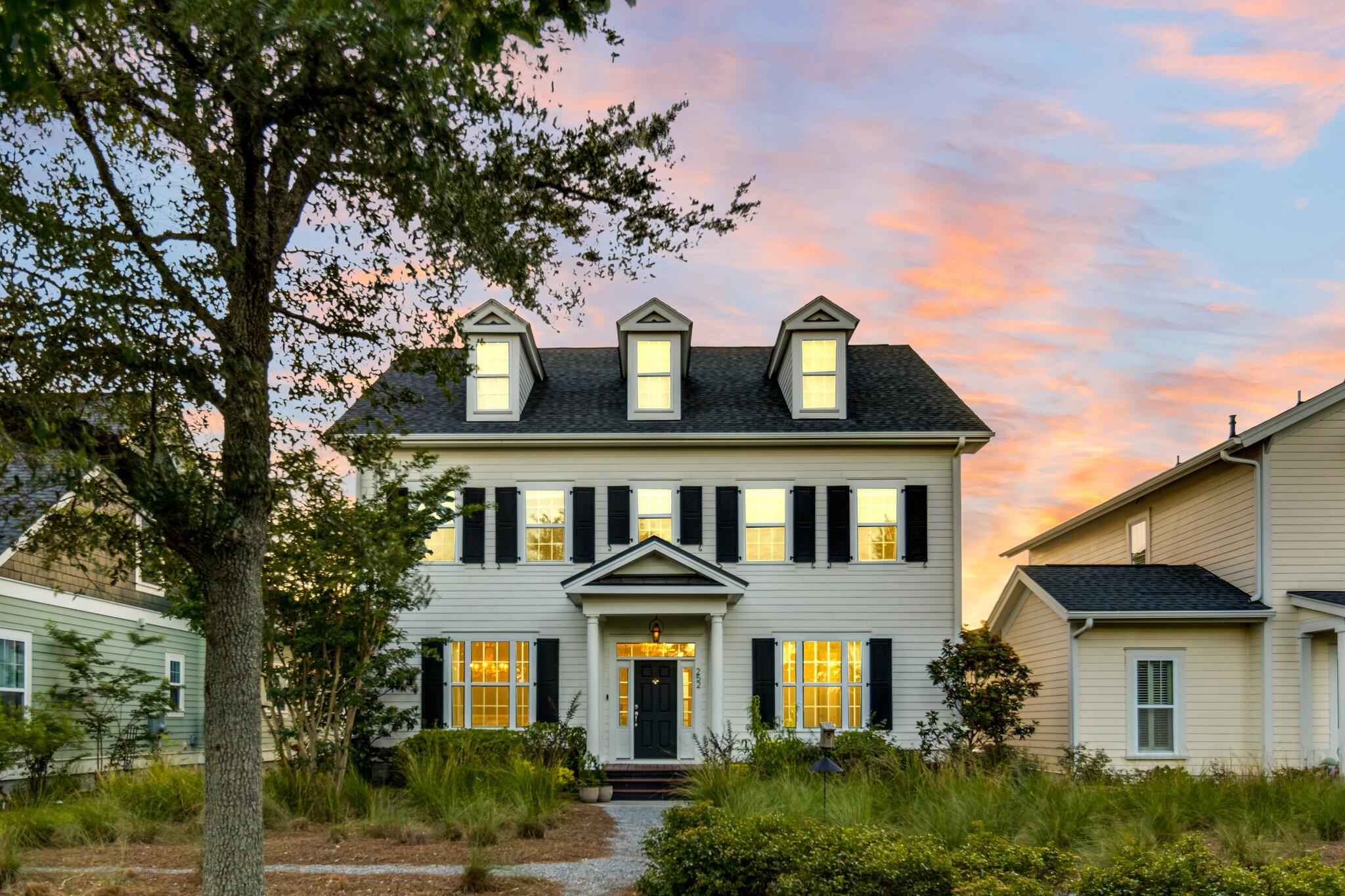 View Summerville, SC 29485 house