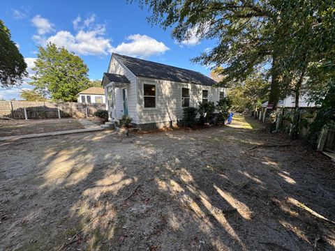 A home in North Charleston