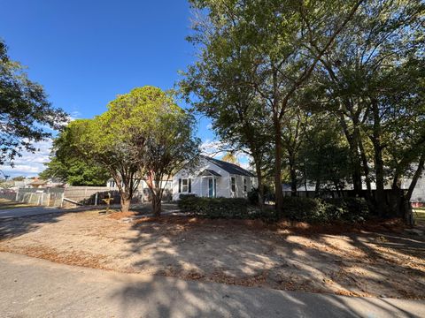 A home in North Charleston