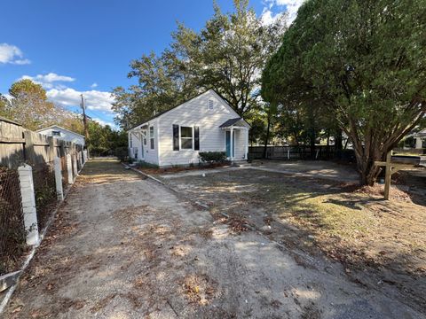 A home in North Charleston