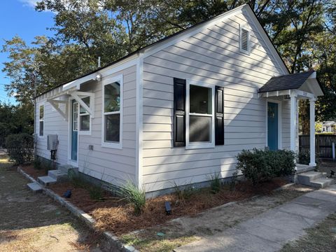 A home in North Charleston