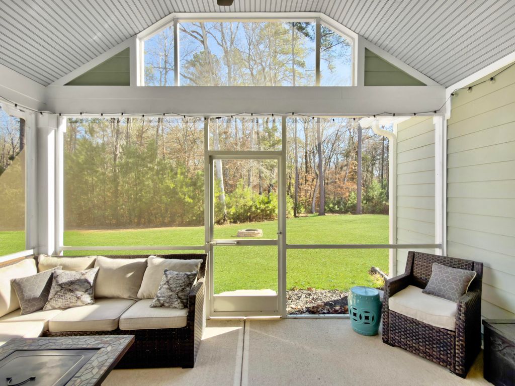 Photo of 404 Oak View Way, Summerville, SC 29483 (MLS # 26004800)