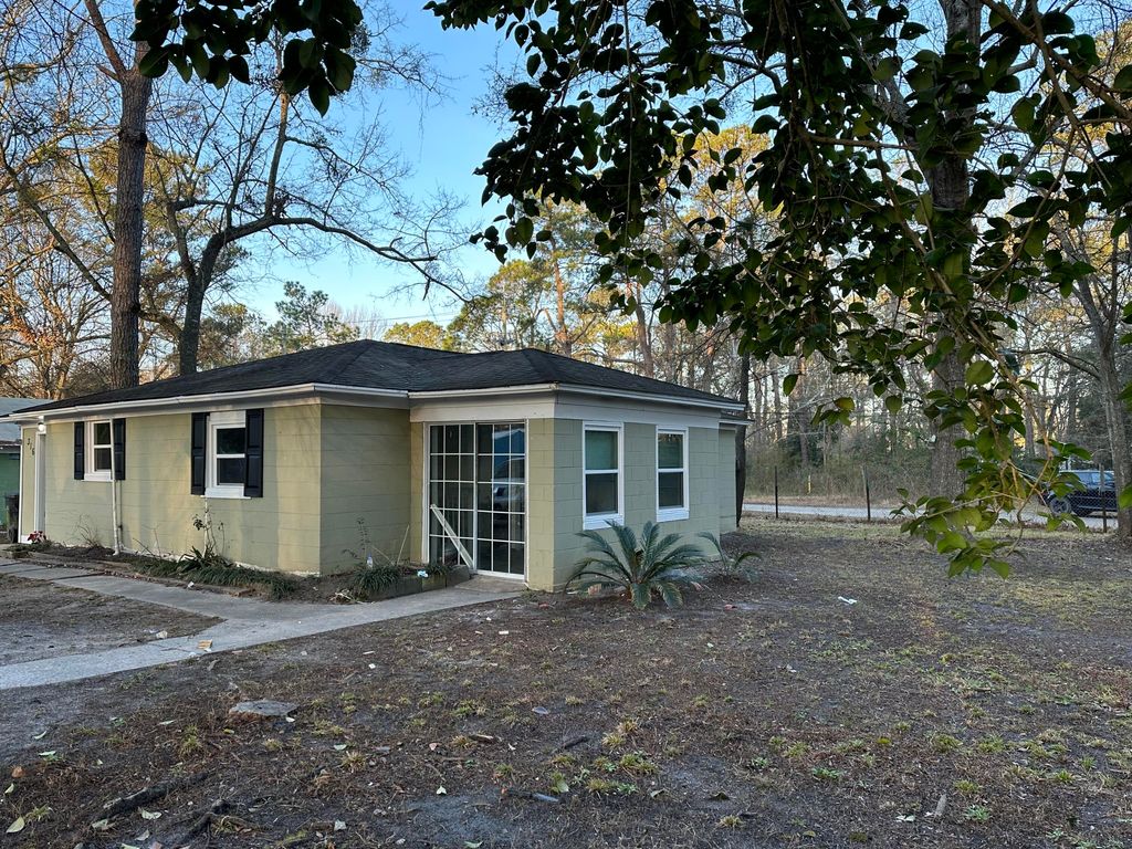 Photo of 316 Owens Drive, Summerville, SC 29485 (MLS # 25025714)
