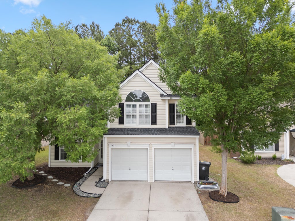 Photo of 1432 Water Edge Drive, Charleston, SC 29492 (MLS # 26025849)