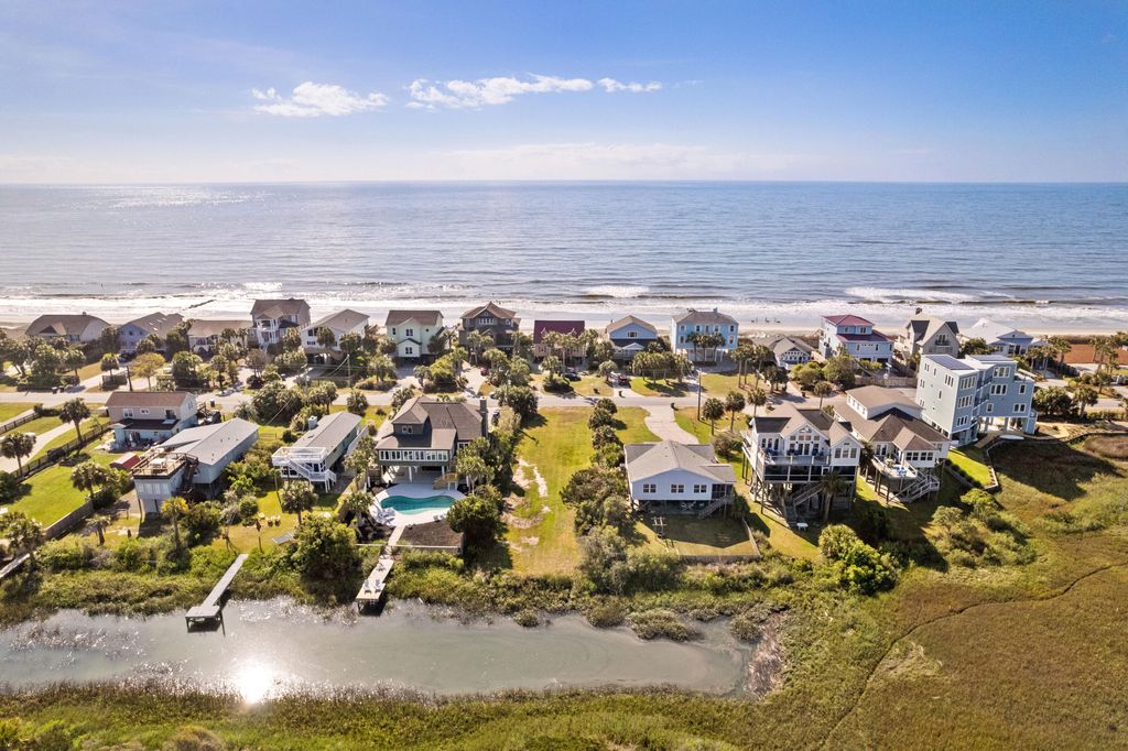 Photo of 1626 E Ashley Avenue, Folly Beach, SC 29439 (MLS # 26016095)