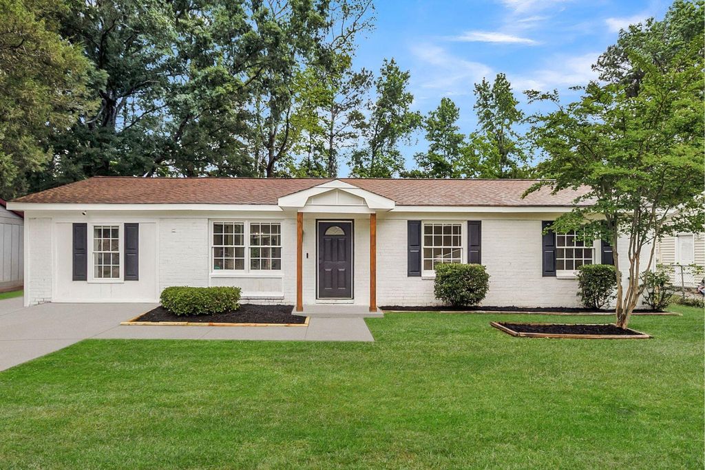Photo of 409 Robin Drive, Goose Creek, SC 29445 (MLS # 26012718)