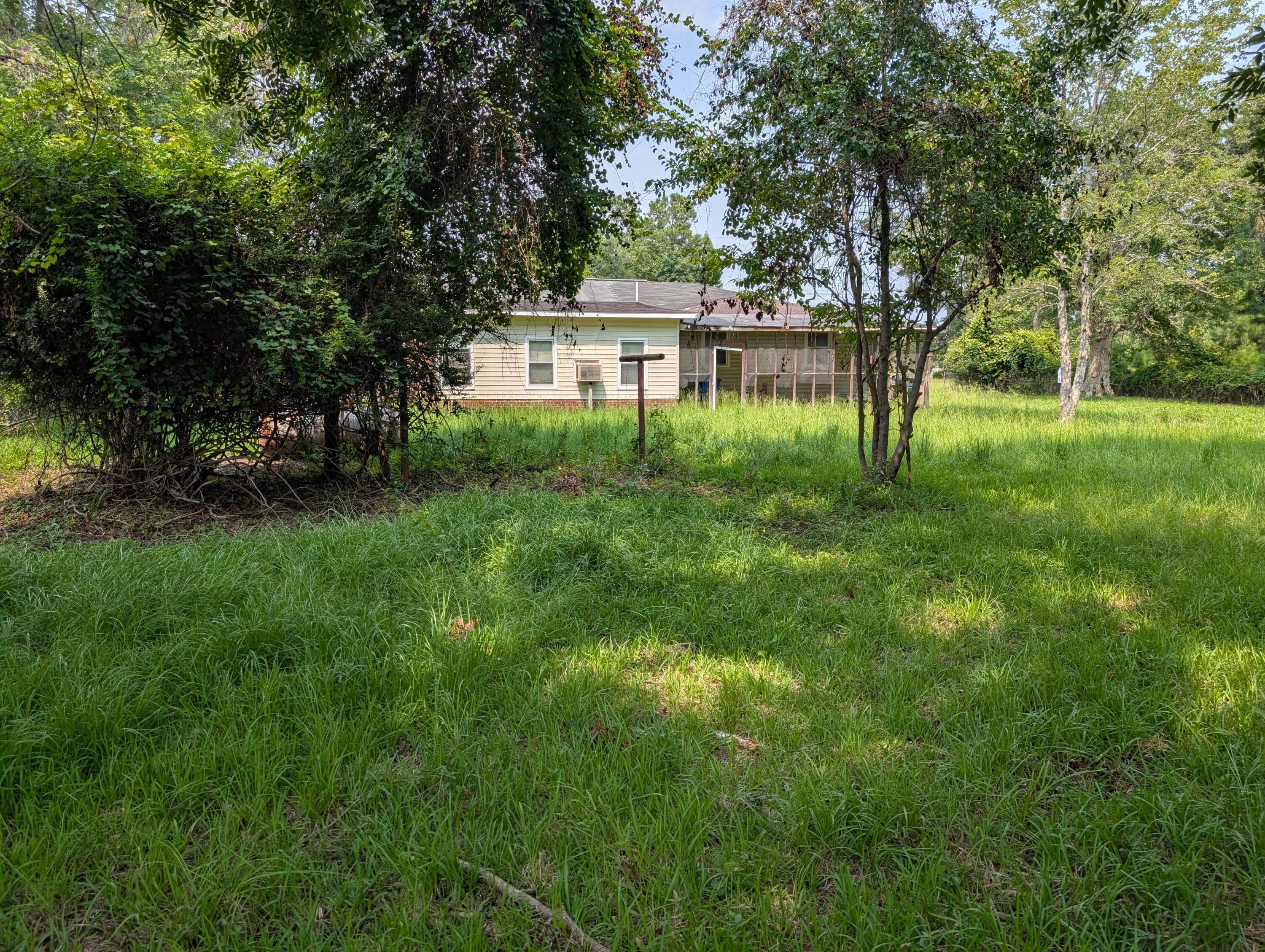 1235 Hamlin Road