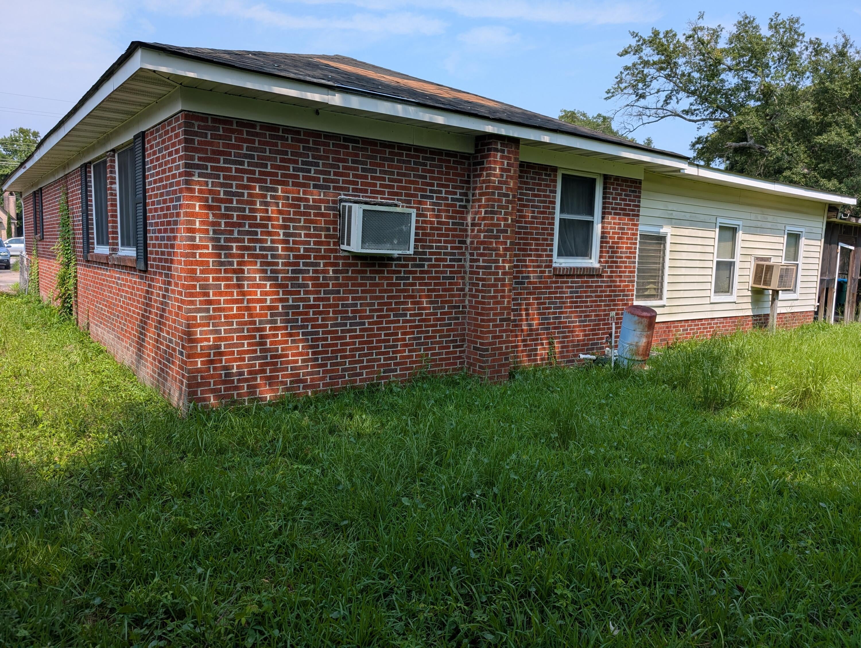 1235 Hamlin Road