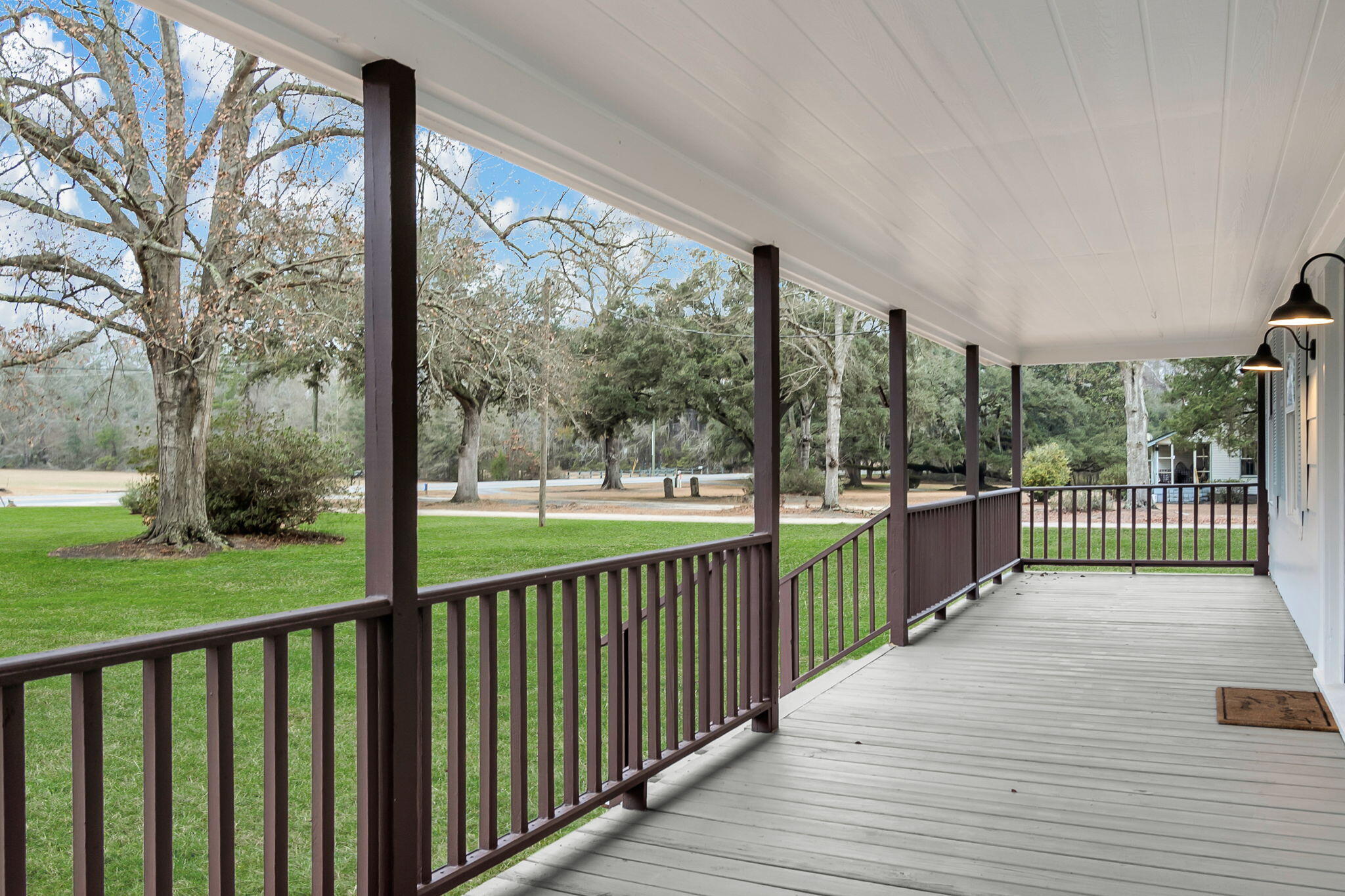 7133 Hendersonville Highway