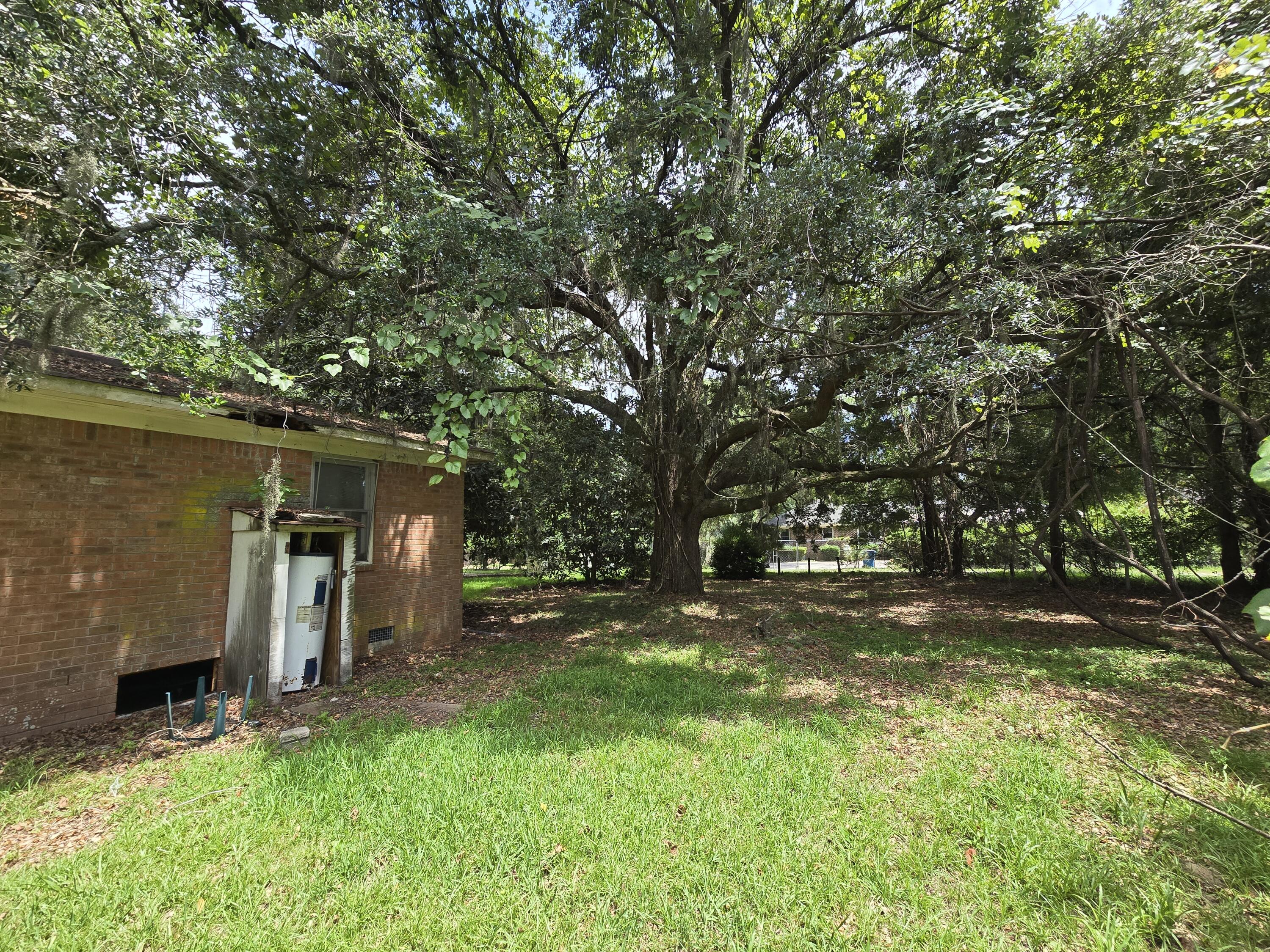 1946 River Road