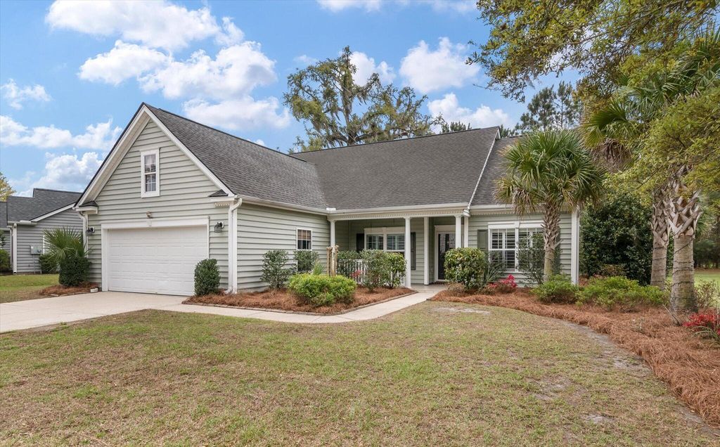 Photo of 127 Carolinian Drive, Summerville, SC 29485 (MLS # 26010006)