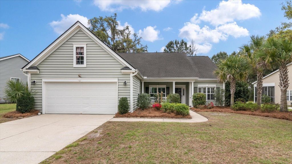 Photo of 127 Carolinian Drive, Summerville, SC 29485 (MLS # 26010006)