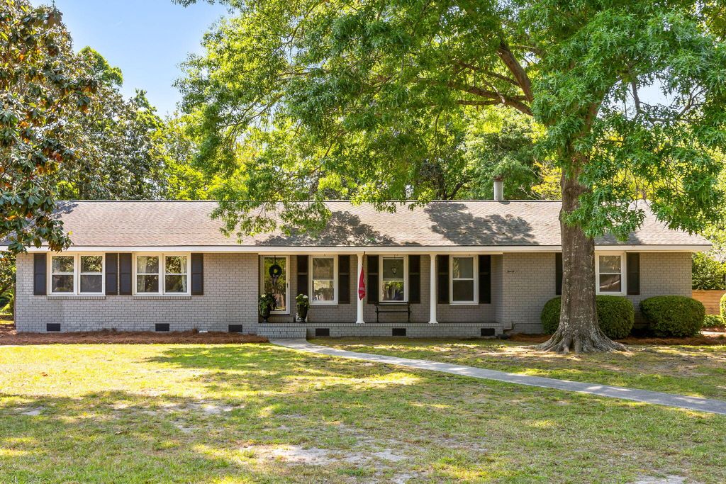 Photo of 20 Huguenot Avenue, Charleston, SC 29407 (MLS # 26012178)