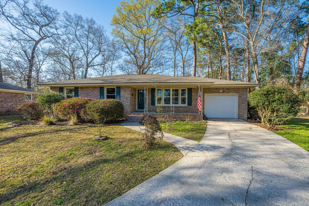 Photo of 2012 Woodcliff Street, Charleston, SC 29414 (MLS # 26006135)