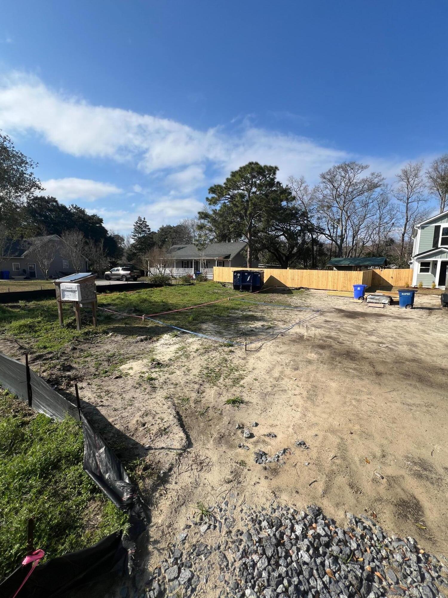 1910/1912 Piper Drive