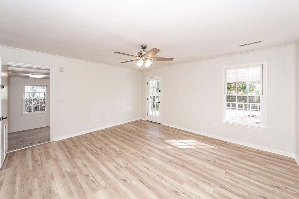 Photo of 146 Highland Avenue, Summerville, SC 29486 (MLS # 26022173)