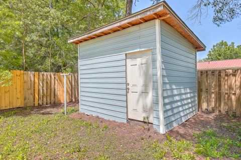 A home in North Charleston