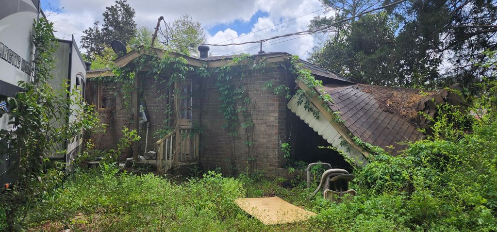 Photo of 388 Embassy Drive, Summerville, SC 29483 (MLS # 26010388)