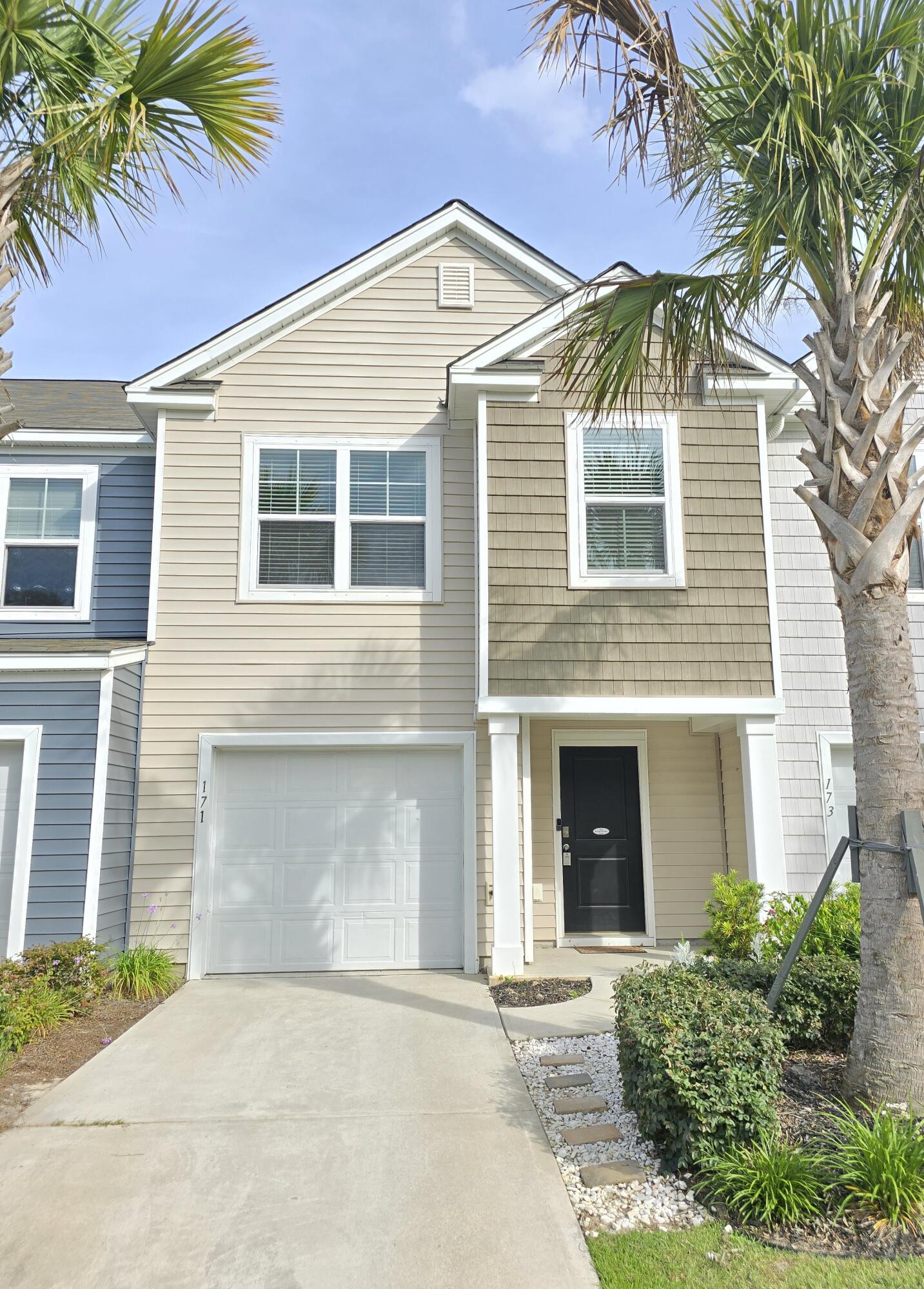 View Summerville, SC 29485 townhome