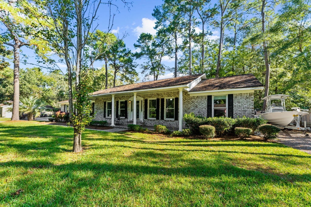 Photo of 109 Beacon Hill Lane, Summerville, SC 29485 (MLS # 26028865)