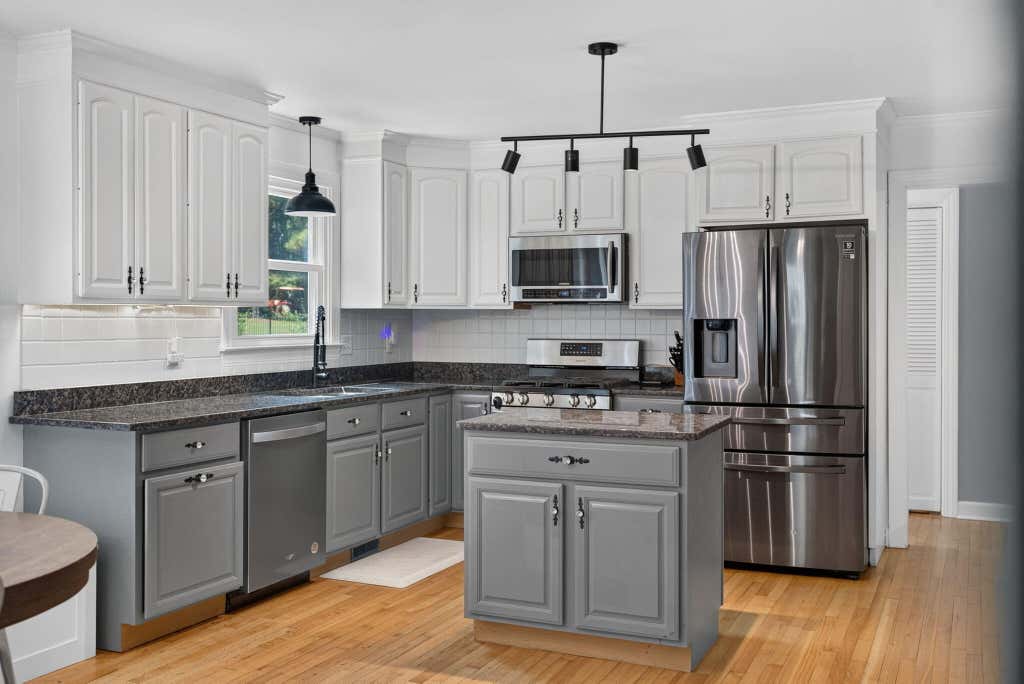 Photo of 407 Huntington Road, Summerville, SC 29483 (MLS # 26022263)