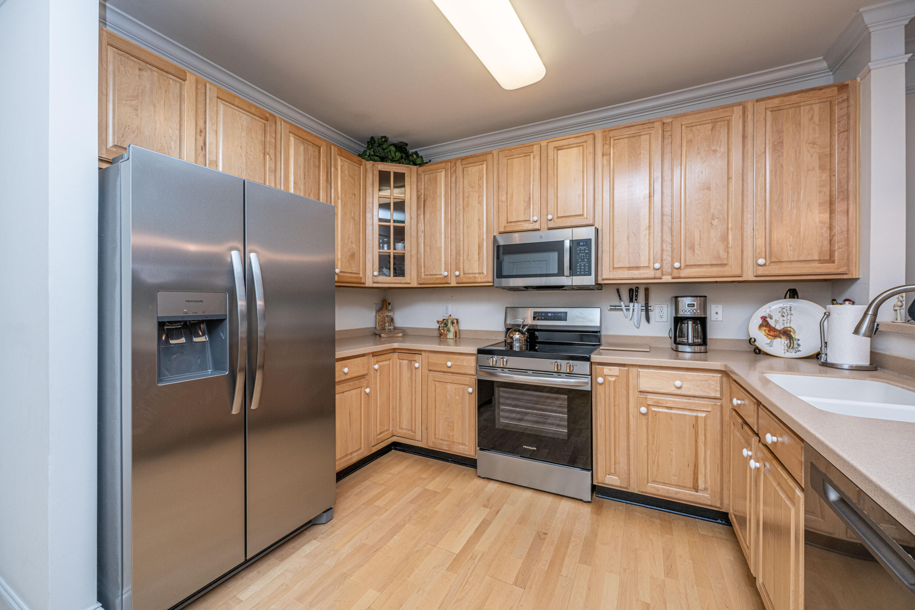 1025 Riverland Woods Place 1023